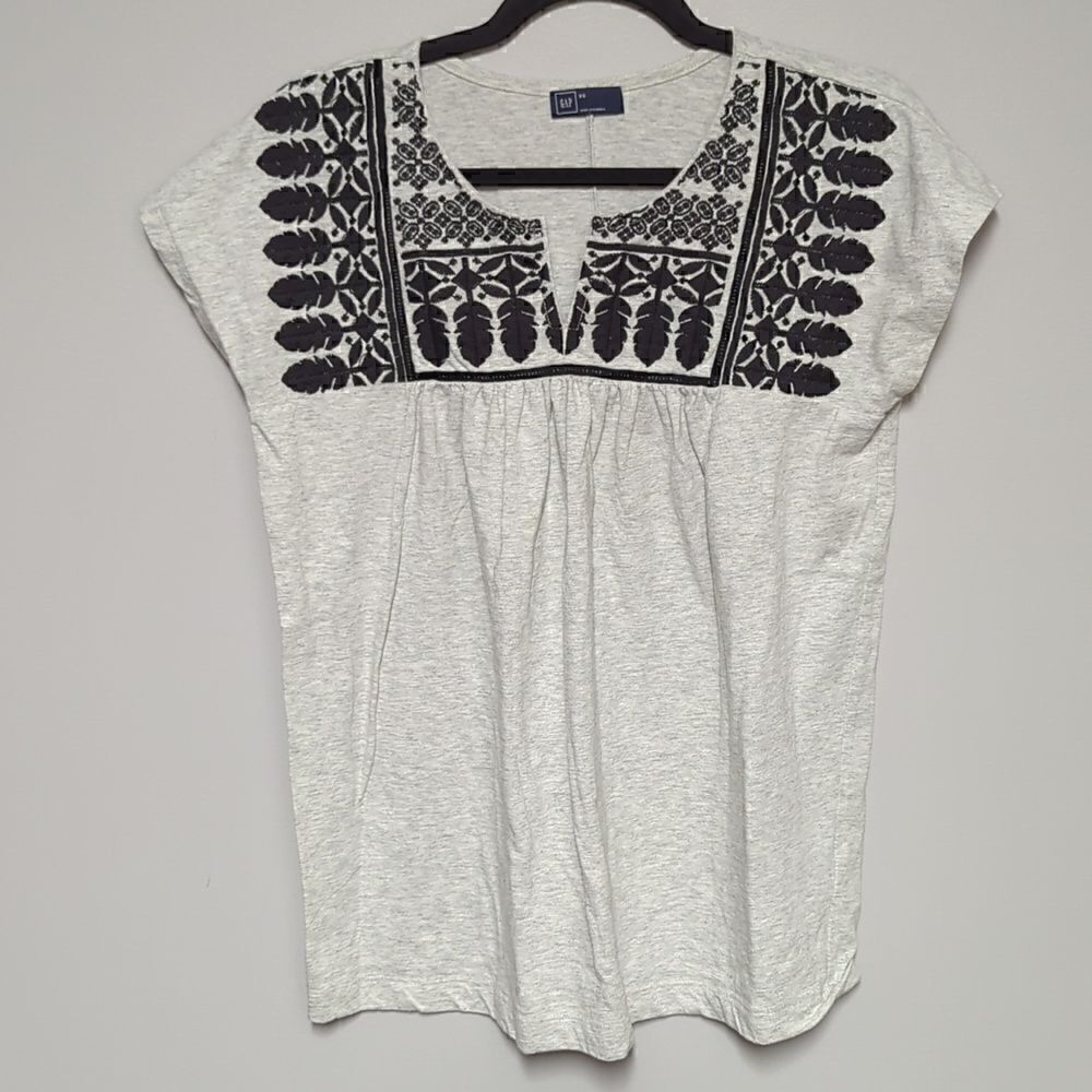 GAP Gray Cap Sleeve Blouse